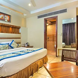 Hari Piorko Grand - 2 Min From New Railway Station Hotel