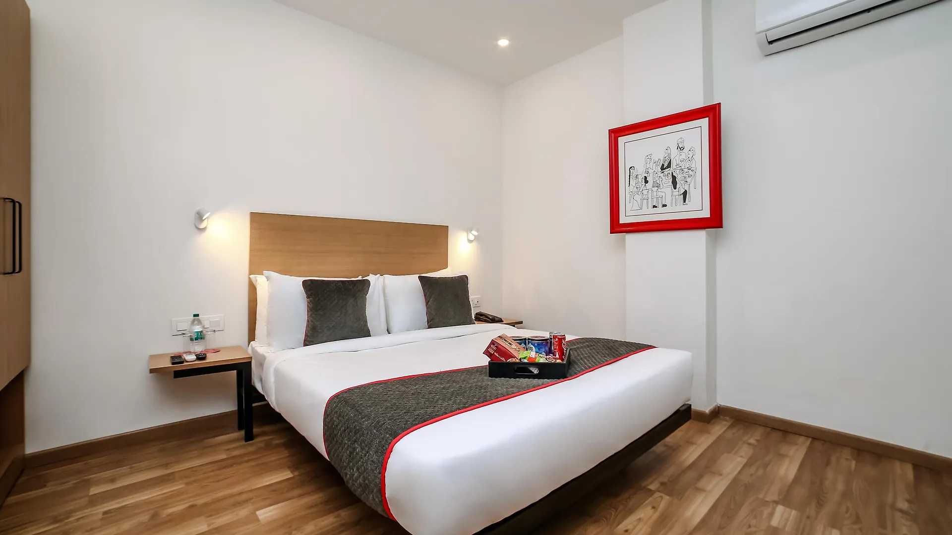Oyo Townhouse 80 Meera Bagh contacts