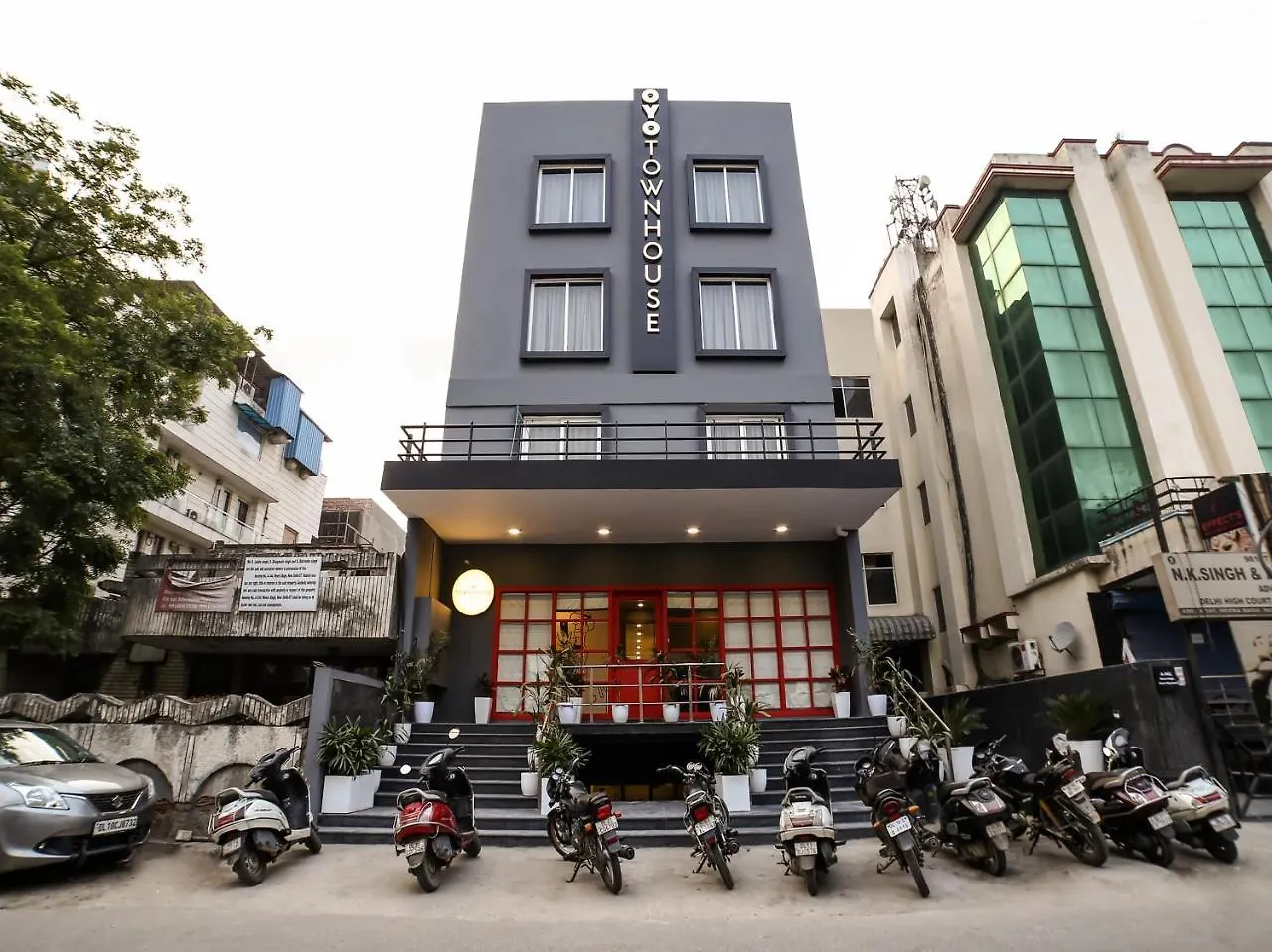 Oyo Townhouse 80 Meera Bagh Delhi  Delhi (National Capital Territory of India)