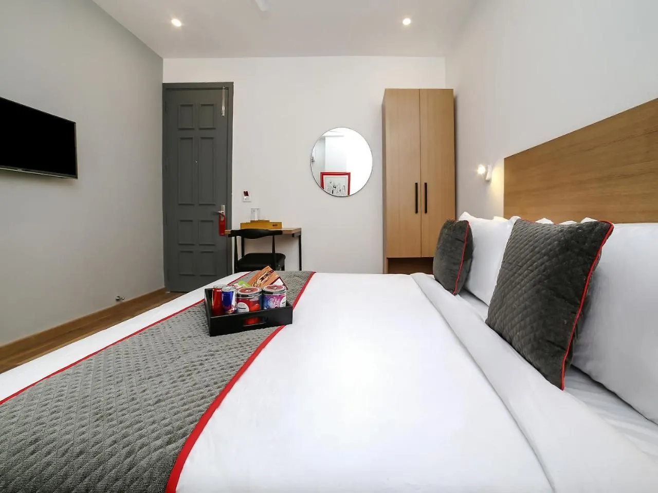 Oyo Townhouse 80 Meera Bagh Delhi